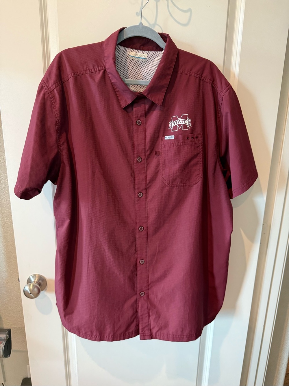 Columbia Short-Sleeve Button-Down Shirt in Maroon with Mississippi State Logo